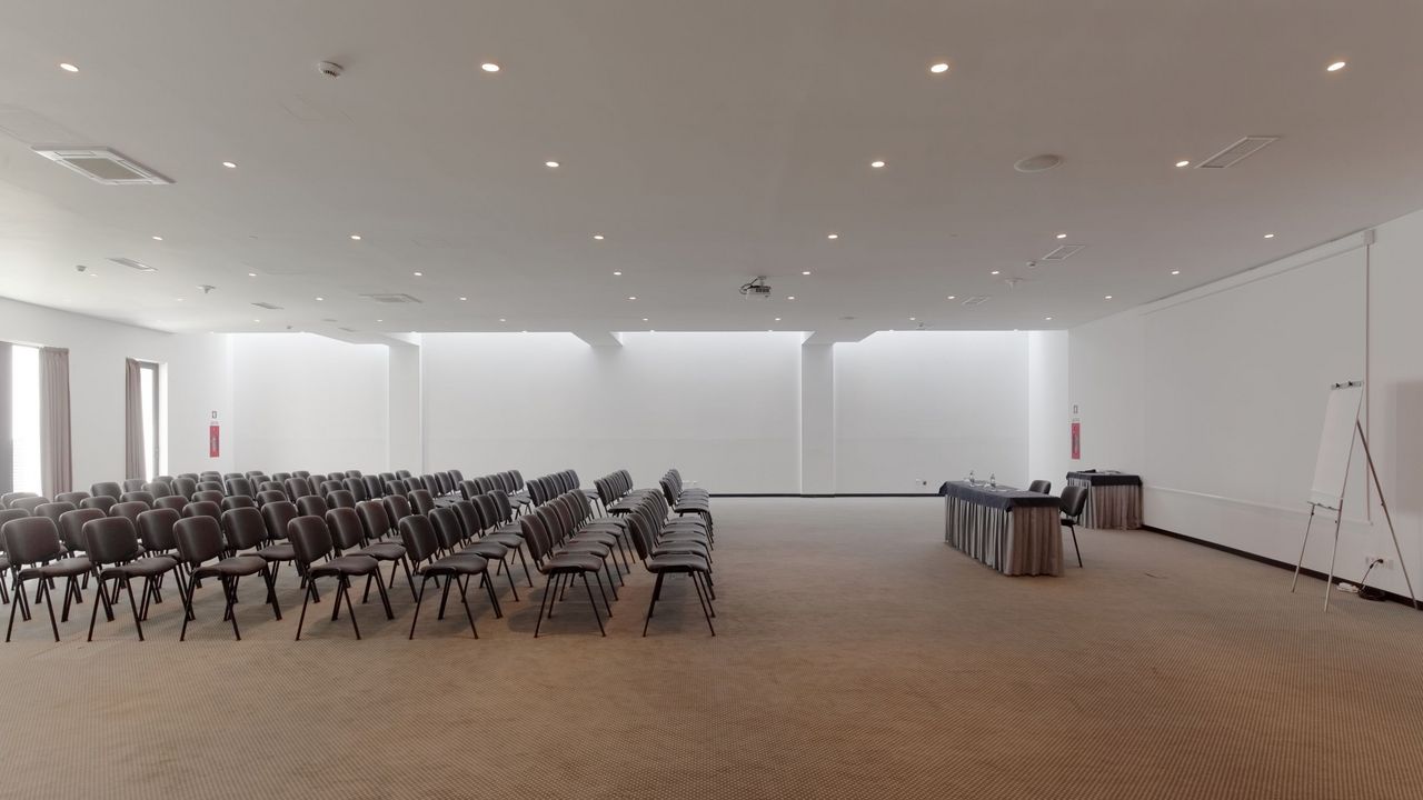 Conference room - different setups available